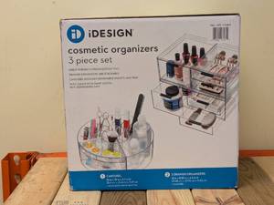 lot 138 image: IDESIGN COSMETIC ORGANIZER 3PC. SET