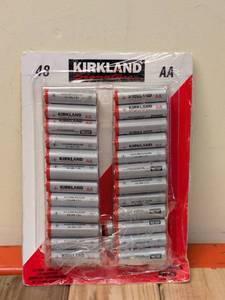 lot 159 image: KIRKLAND SIGNATURE AA BATTERIES 48PK.