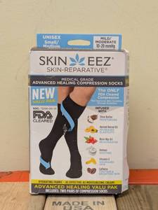 lot 134 image: SKIN EEZ SKIN-REPARATIVE ADVANCED HEALING COMPRESSION SOCKS