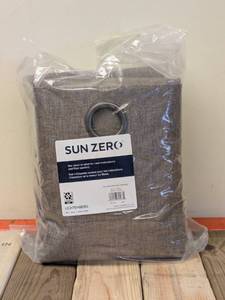 lot 196 image: SUNZERO ONE PANEL PAIR