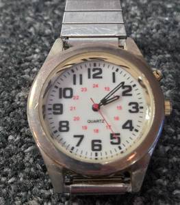 lot 24 image: Mens Quartz Watch Stainless Steel, Japan movement