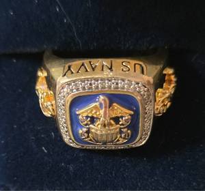 lot 68 image: Distinctions Navy Ring.  Danbury Mint   Mens Size 10
