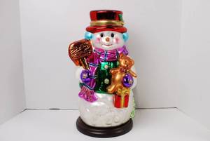 lot 14 image: Thomas Pacconi Classics Christmas Snowman Figurine Decoration