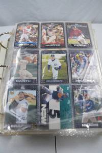 lot 111 image: Topps Baseball Card Binder Collection - MLB Stars & Rookies