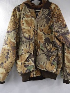 lot 142 image: Clarkfield Outdoors Camo Hunting Jacket XL