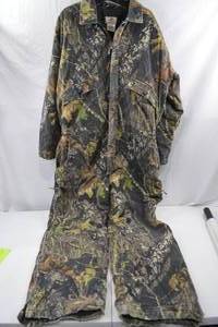lot 172 image: Mossy Oak Camo Flintlck Insulated Coveralls XL