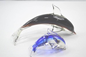 lot 212 image: Set of 2 Art Glass Dolphin Figurines - Black and Blue Accents