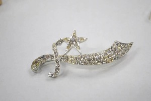 lot 223 image: Rhinestone Scimitar and Star Brooch Pin