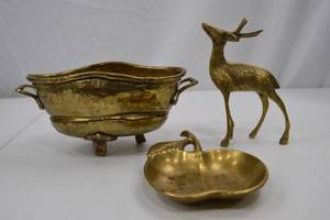 lot 230 image: Vintage Hammered Brass Decor Lot Bowl, Deer, and Leaf Dish