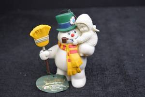 lot 46 image: Frosty the Snowman Christmas Ornament with Tag