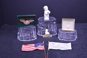 lot 53 image: Snowbabies Friendship Club Collectible Figurines and Accessories Lot