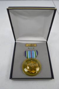 lot 244 image: Joint Service Achievement Award Medal Set in Display Case