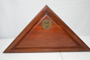 lot 251 image: United States Army Flag Display Case with Emblem
