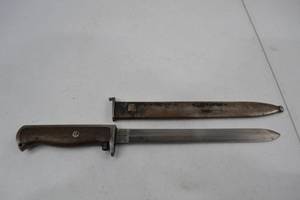 lot A-252 image: WWI British Bayonet with Scabbard, Serial 84064