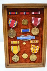 lot A-262 image: WWII US Army Medal and Ribbon Grouping in Display Case