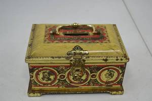 lot 264 image: Vintage Patriotic Lithographed Tin Box with US Founders Motif