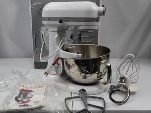 lot A-91 image: KitchenAid Professional 600 Stand Mixer w Attachments & Manual