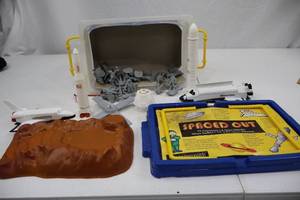 lot 296 image: Spaced Out Space Adventure Playset with Astronaut Figures and Vehicles