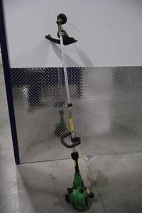lot 322 image: John Deere S1400 Gas String Trimmer