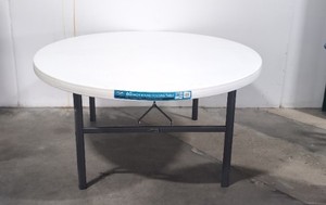 lot 360 image: Lifetime 60-Inch Round Folding Table