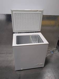 lot 363 image: Household Chest Freezer Model BD-50 3.5 Cu Ft White