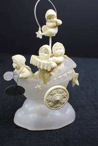 lot 31 image: Department 56 Snowbabies Sleigh Figurine with Tag