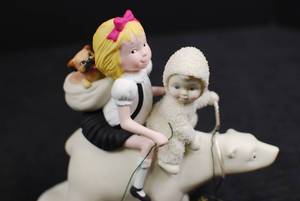 lot 34 image: Snowbabies Dept 56 Eloise on the Polar Express Figurine