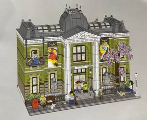 lot 65 image: Museum Modular Building Brick Model Set - New A