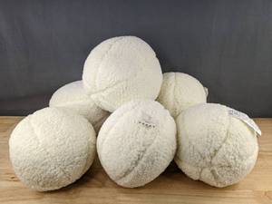 lot 327 image: 6 White Decorative Ball Pillows - Brand New