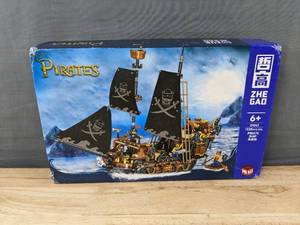 lot 88L image: Zhe Gao Pirates Mini Blocks Pirate Ship Set (01041) - New A