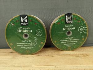 lot 121L image: 2 Rolls Members Mark Holiday Ribbon, 2.5 & 1.5 x 50 Yards Each - Brand New
