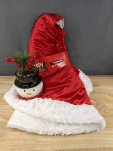 lot 382 image: Holiday Tree Skirt and Snowman Planter Decor - Brand New