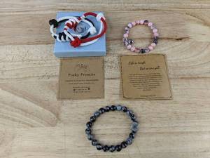 lot 529 image: 4 Beaded and Corded Bracelets - Brand New