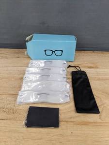 lot 539 image: 5 Reading Glasses 3.00 - Brand New