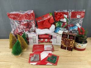 lot 546 image: Holiday Christmas Decor & Gift Wrap Lot - Brand New