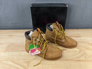 lot 15P image: Pastry Kids Butter Boot Wheat & Brown, Size 1 - Brand New