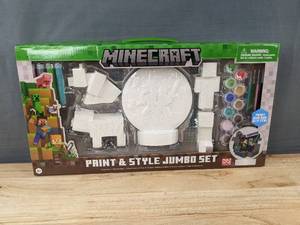 lot 39L image: Minecraft Paint & Style Jumbo Set - Brand New