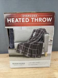 lot 54L image: Berkshire Oversized Heated Throw Blanket - Brand New