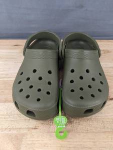 lot 21P image: Crocs Clogs Size Mens 6, Womens 8, Green - Brand New