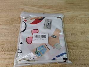 lot 411 image: Taylor Swift Christmas Tree Skirt - Brand New P