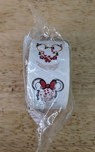 lot 406 image: Roll of 500 Mickey and Minnie Mouse Stickers - Brand New P