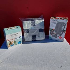 lot 27 image: BellaRusso Weighted Neck Wrap and Silk Touch Throw, Nizoni Electronic Heating Pad