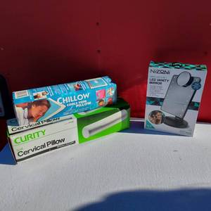 lot 30 image: Nizoni 2-in-1 LED Vanity Mirror with 10x and 16x Magnification, Cervical Pillow, Pillow Cooler