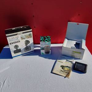 lot 31 image: Amerisound Slimline Dash Cam, Nizoni Mini Humidifier, Lowrance XOG GPS