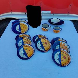 lot 33 image: Sun and Moon Plates & Coffee Cups