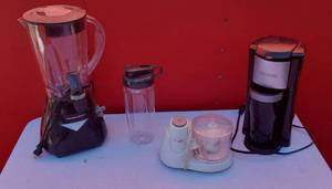 lot 71 image: Blender, Single Cup Coffee Maker, Food Chopper