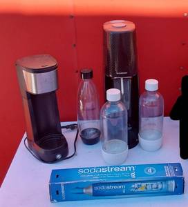 lot 72 image: SodaStream Sparkling Water Maker - Unsure of CO2 is full or used, Small Coffee Maker ()