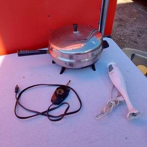 lot 89 image: Faberware Stainless Steel Electric Frying Pan, Sunbeam Mini Mixer