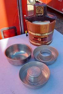 lot 96 image: Vintage Dixie Belle 5 Quart Ice Cream Freezer with RCW Motor, Mixing Bowl, Cake pan