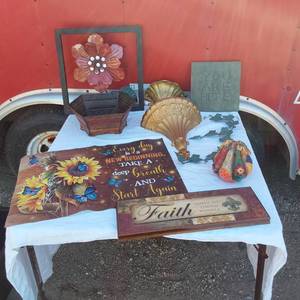 lot 109 image: Large Lot of Various Home Decor Pieces Incl. Garden Flag, Wall Sconces and More